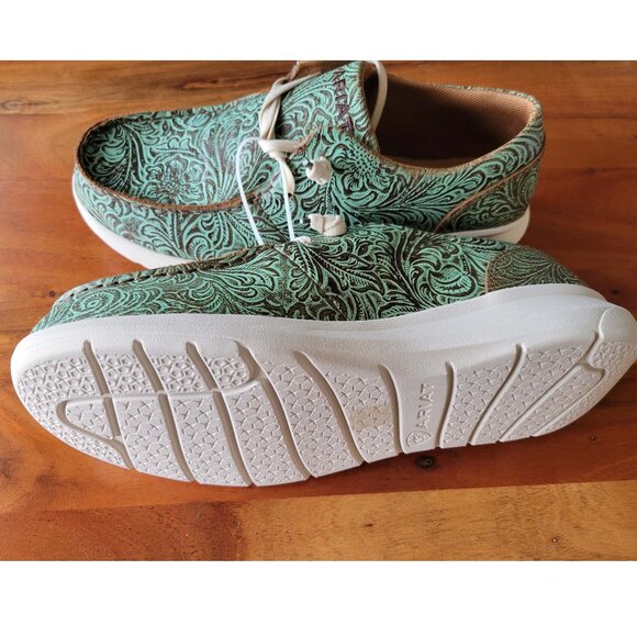 NWT Ariat Women’s 9.5B Hilo Vintage Turquoise Floral Emboss Leather Casual Mocs - Picture 5 of 10